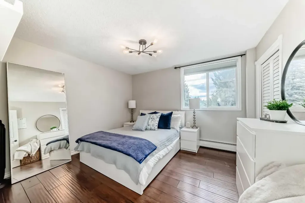 516 Cedar Crescent SW Calgary AB T3C 2Y8