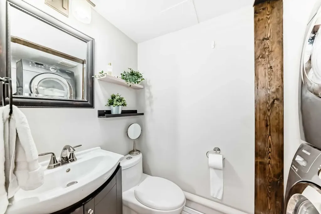 516 Cedar Crescent SW Calgary AB T3C 2Y8