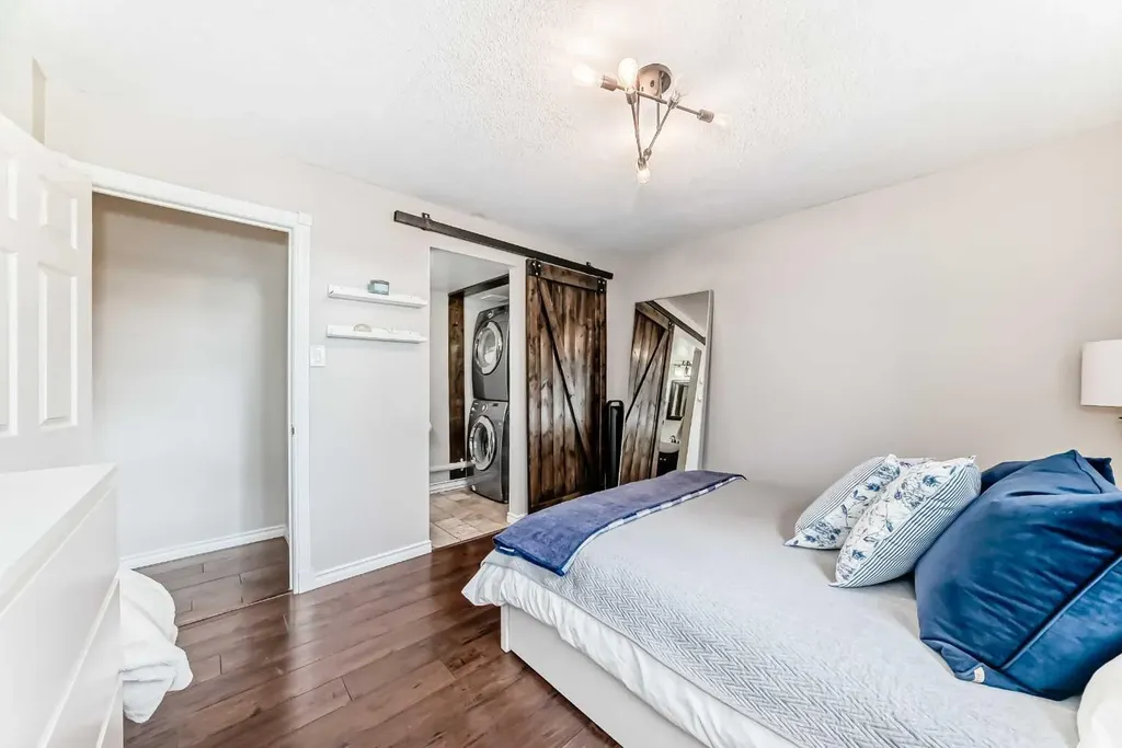 516 Cedar Crescent SW Calgary AB T3C 2Y8