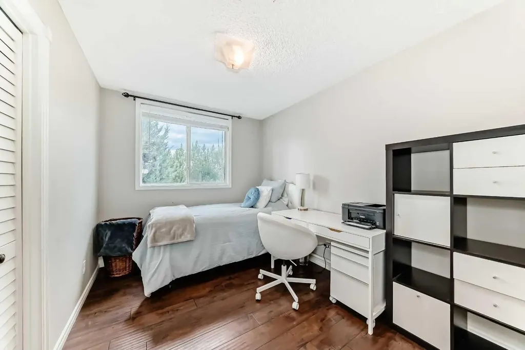 516 Cedar Crescent SW Calgary AB T3C 2Y8