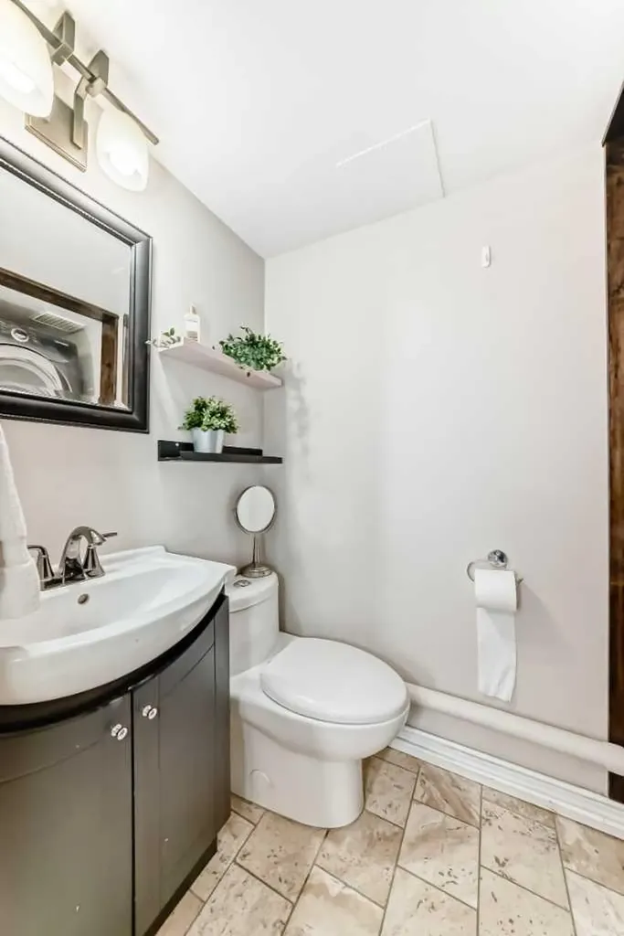 516 Cedar Crescent SW Calgary AB T3C 2Y8