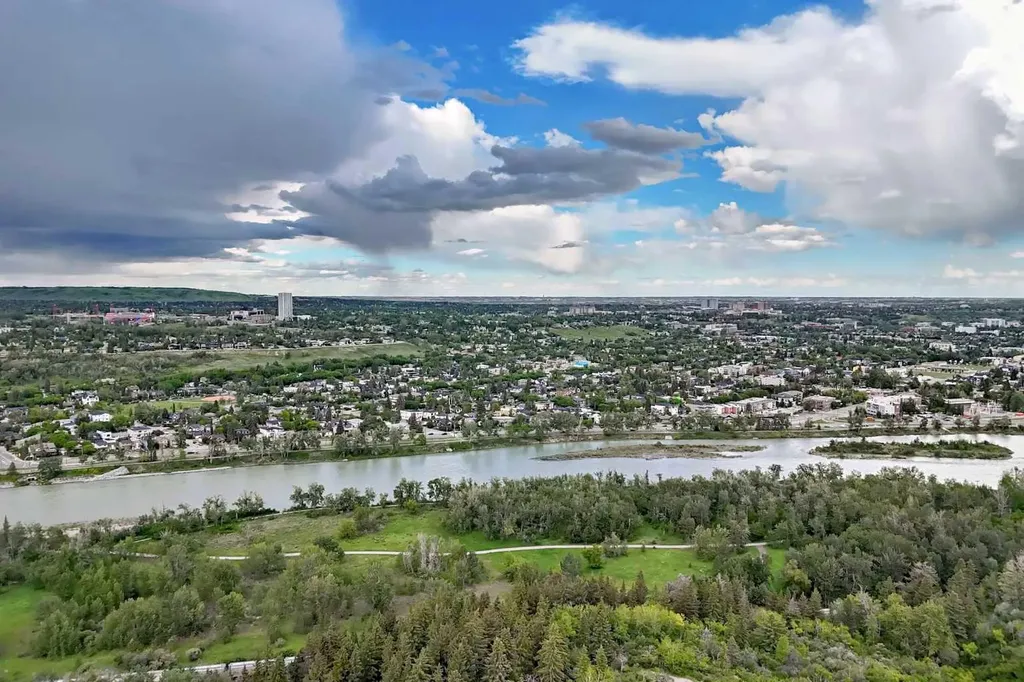 516 Cedar Crescent SW Calgary AB T3C 2Y8