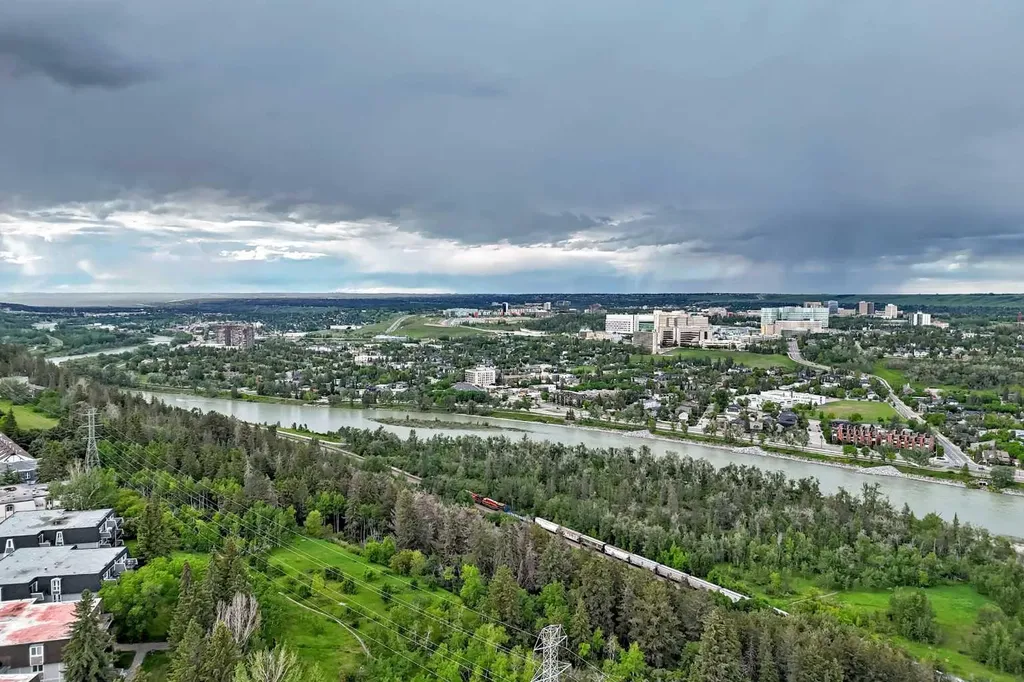 516 Cedar Crescent SW Calgary AB T3C 2Y8