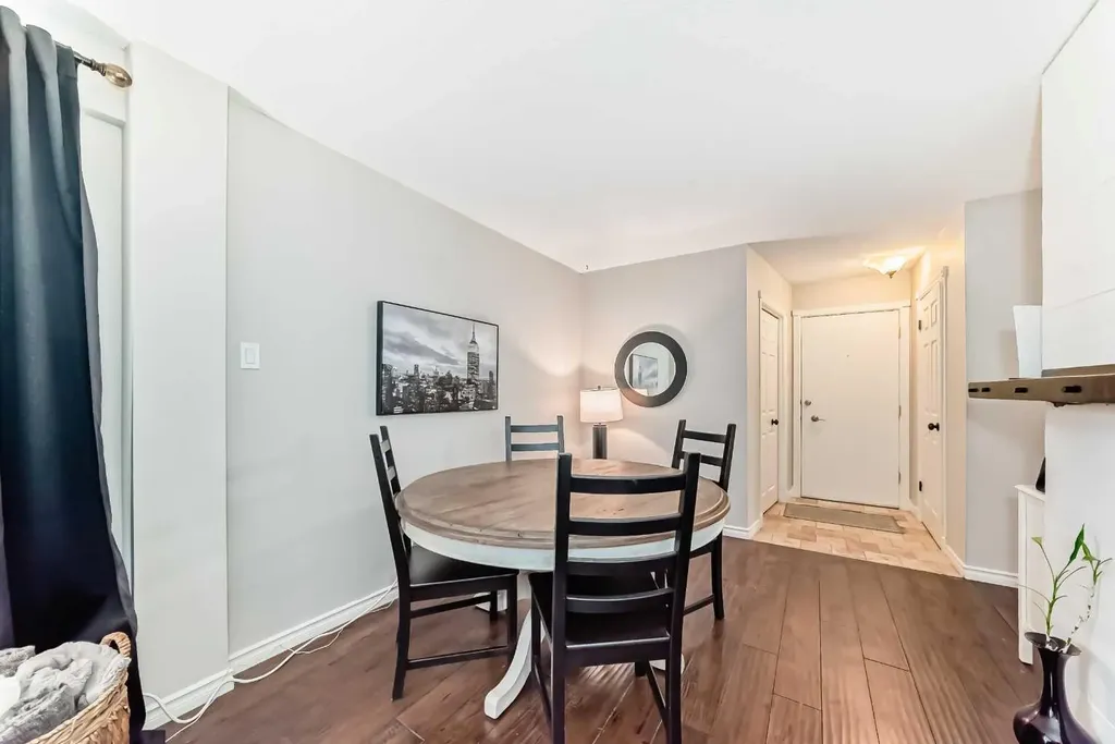 516 Cedar Crescent SW Calgary AB T3C 2Y8