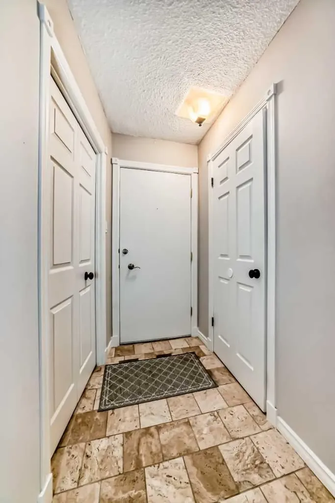 516 Cedar Crescent SW Calgary AB T3C 2Y8