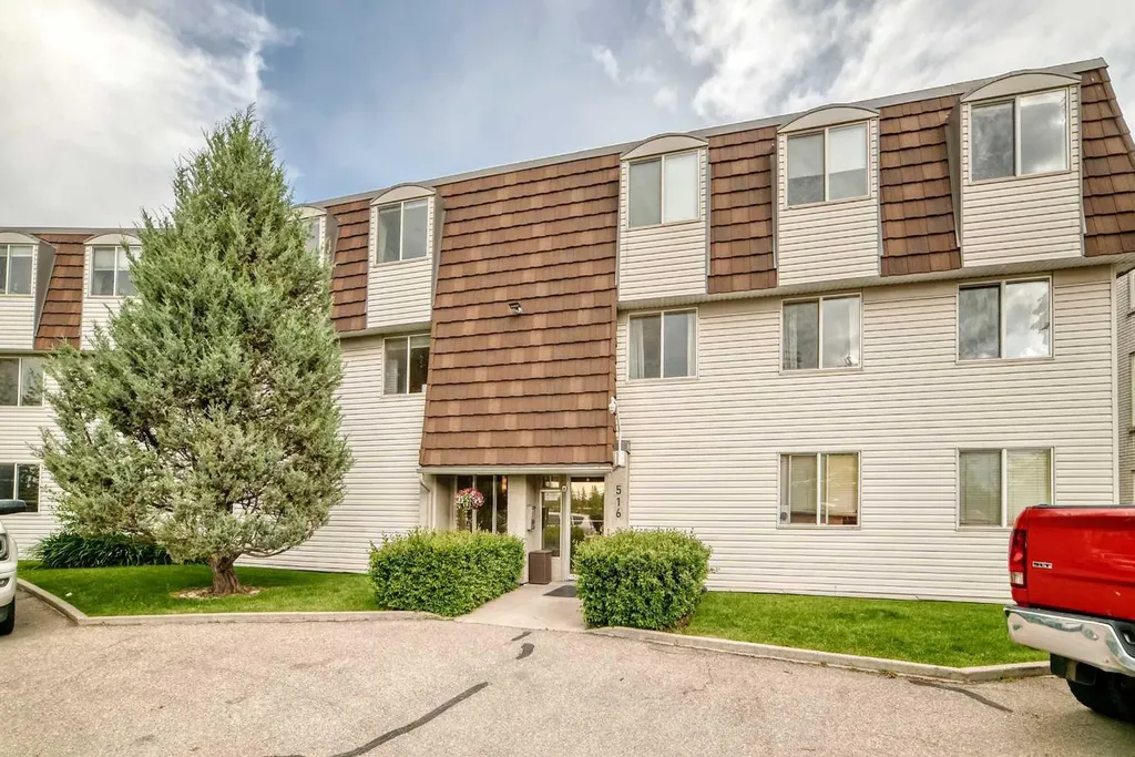516 Cedar Crescent SW Calgary AB T3C 2Y8
