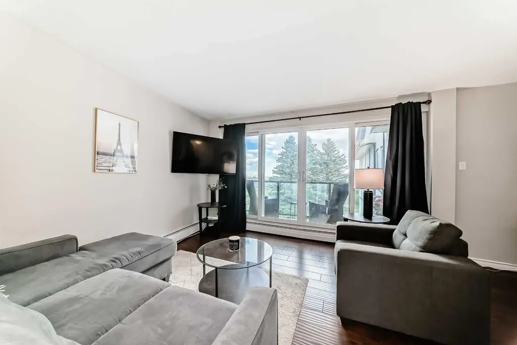 516 Cedar Crescent SW Calgary AB T3C 2Y8