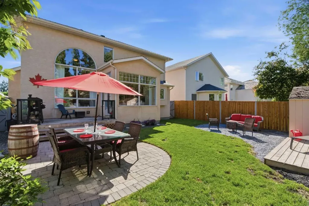 30 Mt Yamnuska Court SE Calgary AB T2Z 2Z6