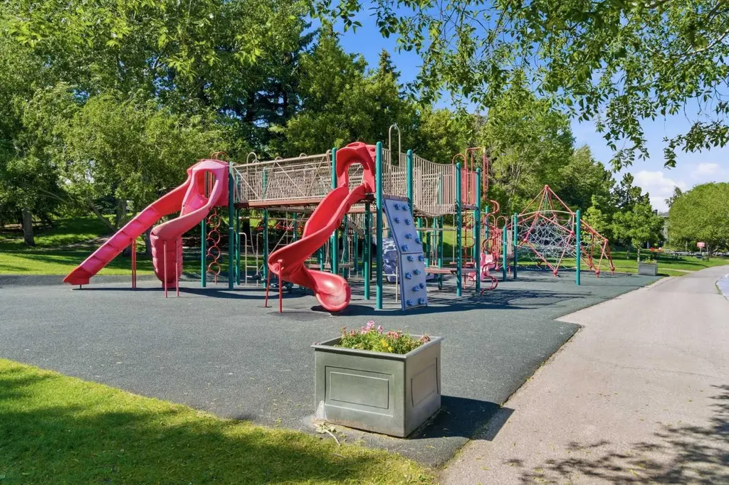 30 Mt Yamnuska Court SE Calgary AB T2Z 2Z6