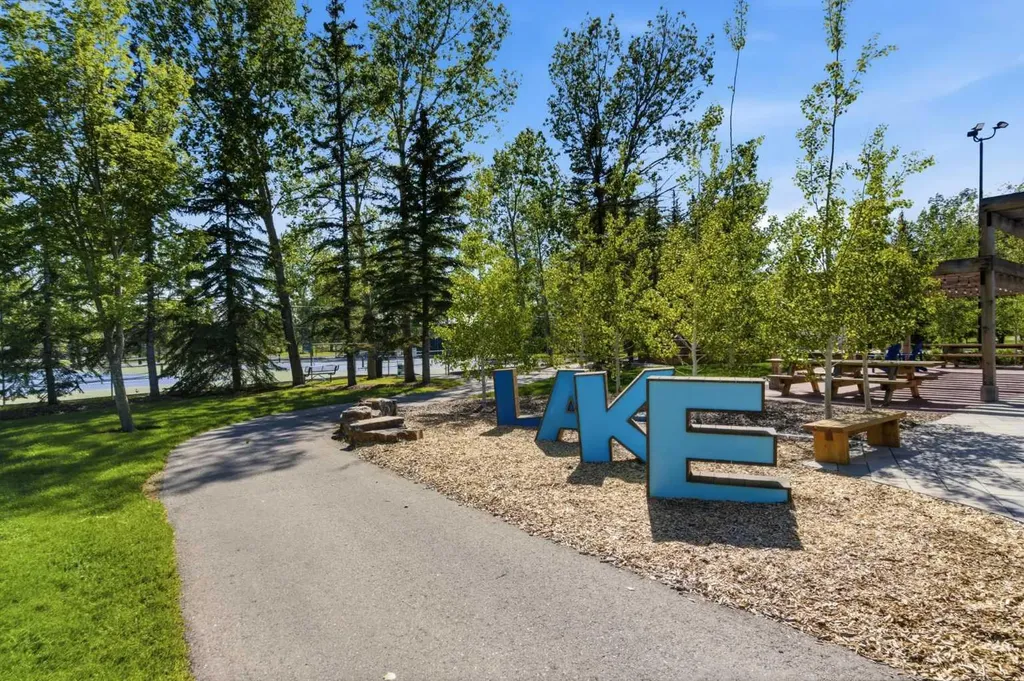 30 Mt Yamnuska Court SE Calgary AB T2Z 2Z6