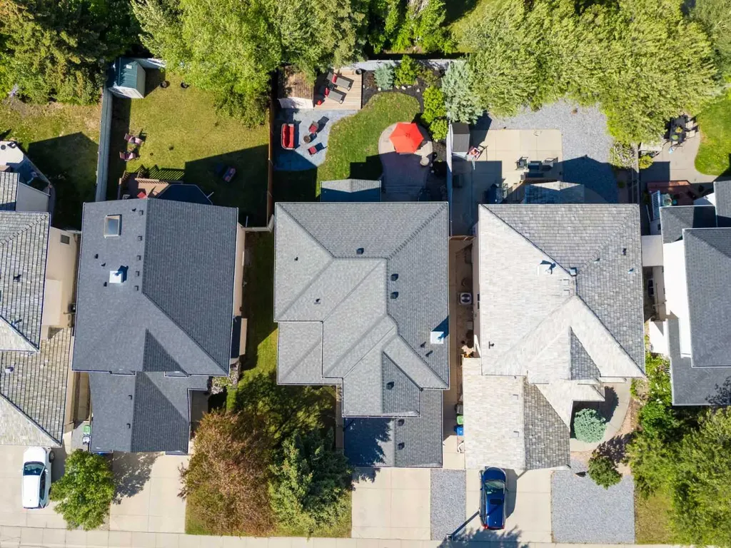 30 Mt Yamnuska Court SE Calgary AB T2Z 2Z6