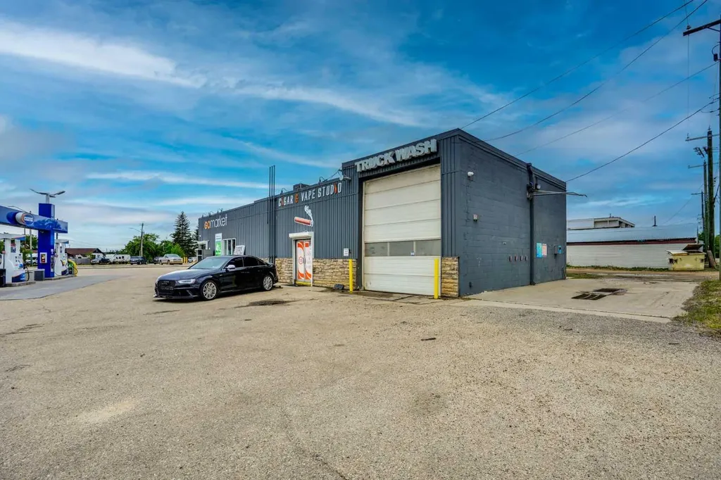 4901 Broadway Avenue Blackfalds AB T0M 0J0