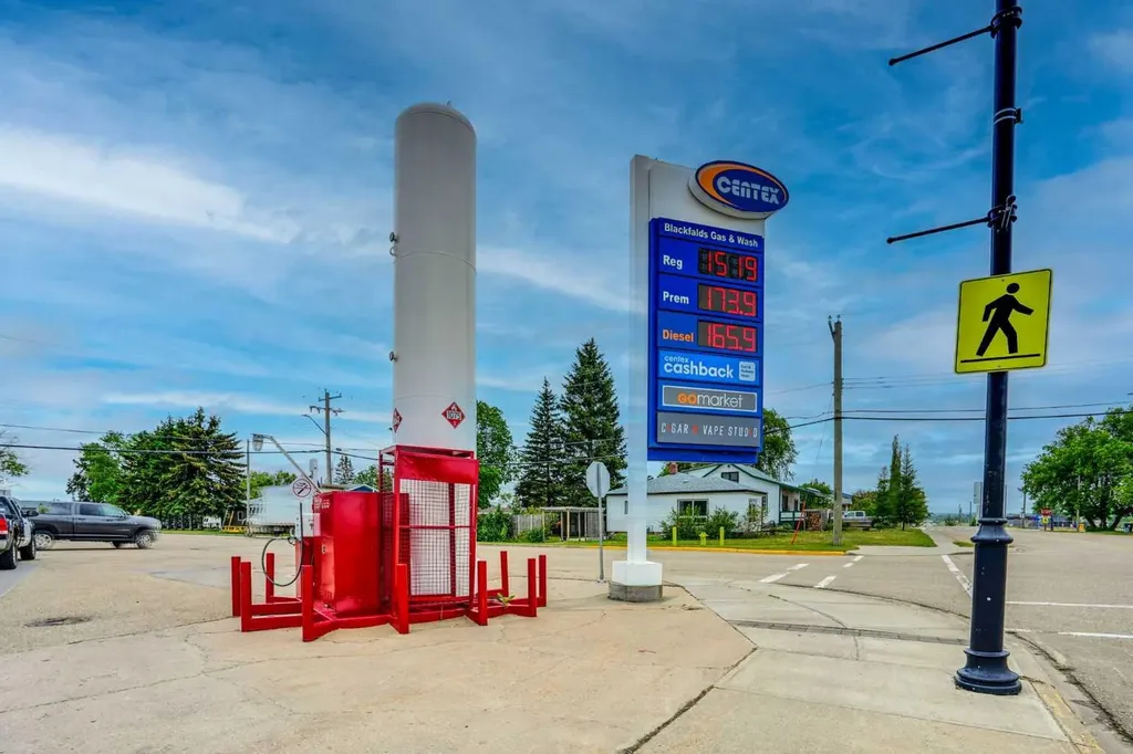 4901 Broadway Avenue Blackfalds AB T0M 0J0