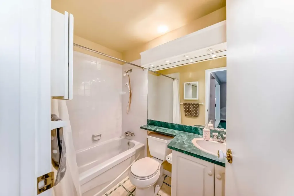 393 Patterson Hill SW Calgary AB T3H 2P4