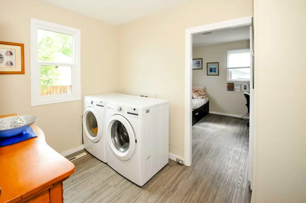 5223 46 Street Camrose AB T4V 1H4