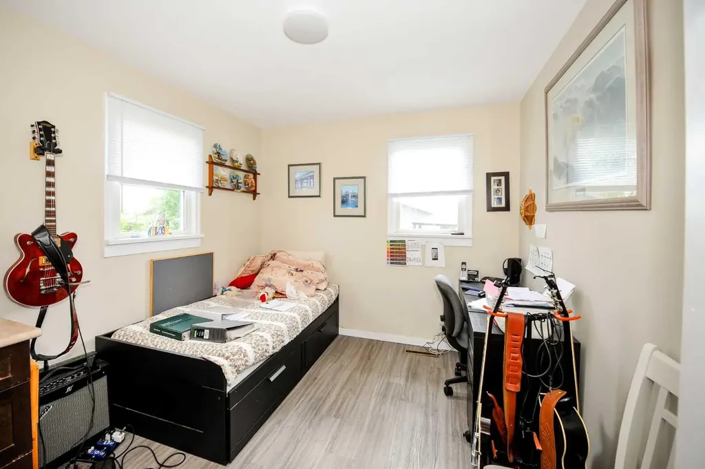 5223 46 Street Camrose AB T4V 1H4
