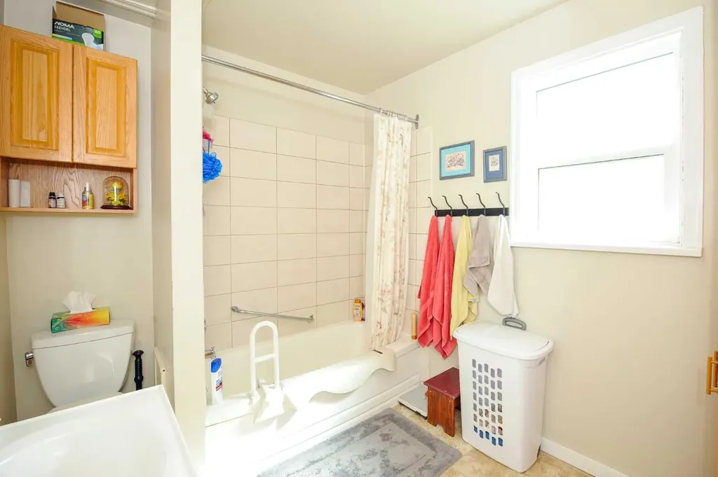 5223 46 Street Camrose AB T4V 1H4