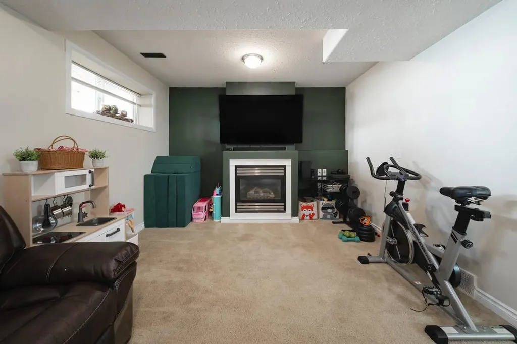 134 St. Laurent Way Fort Mcmurray AB T9K 2K2