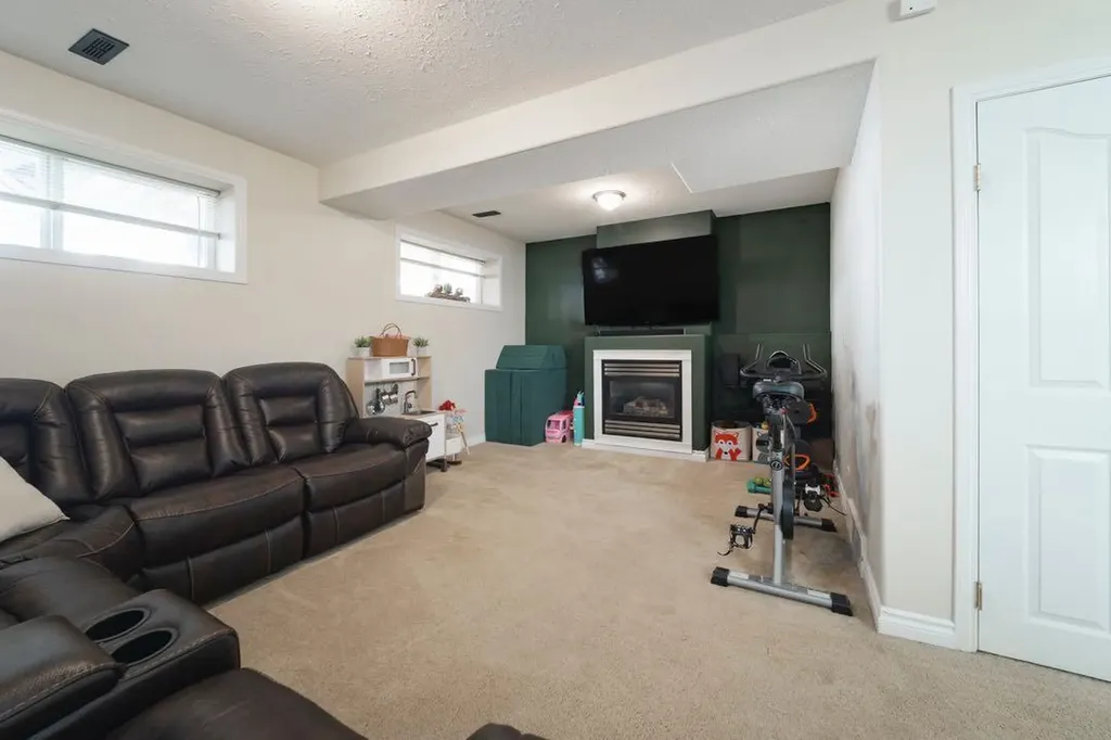 134 St. Laurent Way Fort Mcmurray AB T9K 2K2