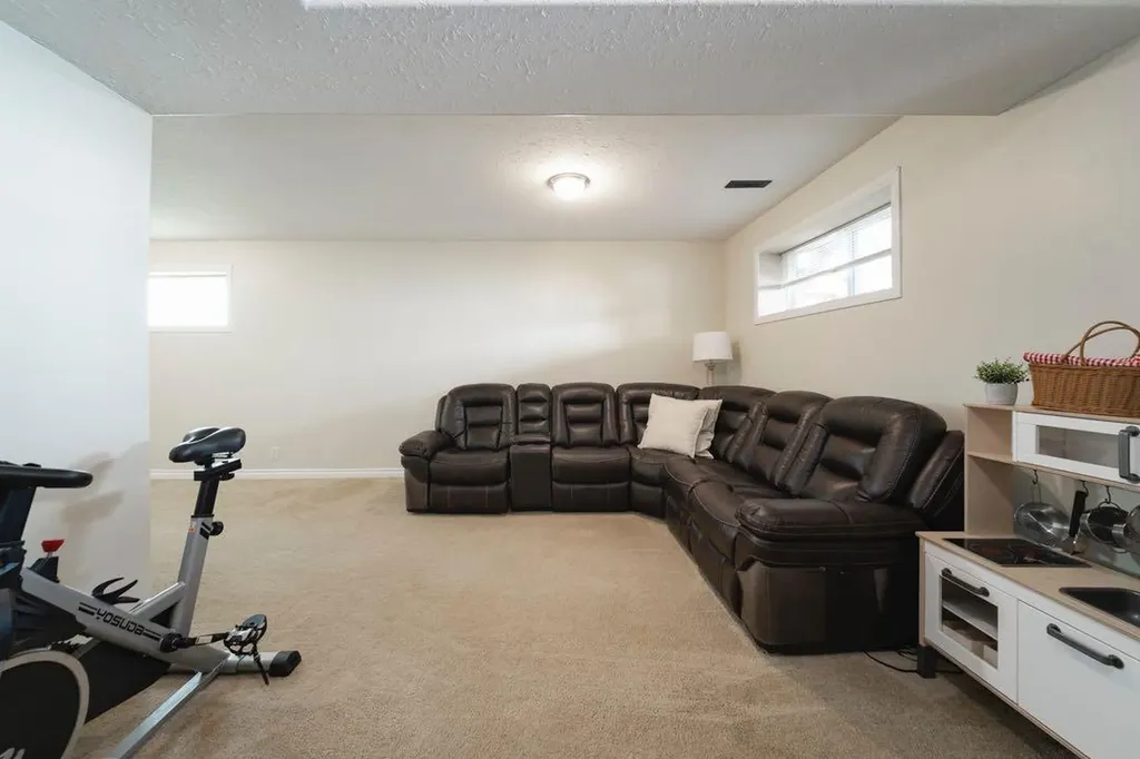 134 St. Laurent Way Fort Mcmurray AB T9K 2K2