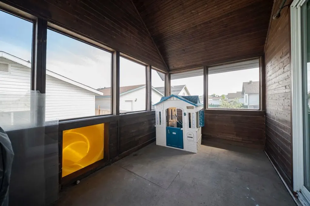 134 St. Laurent Way Fort Mcmurray AB T9K 2K2