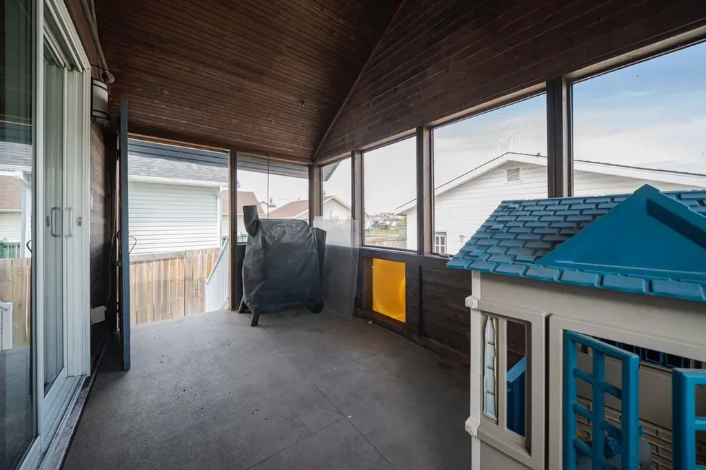 134 St. Laurent Way Fort Mcmurray AB T9K 2K2