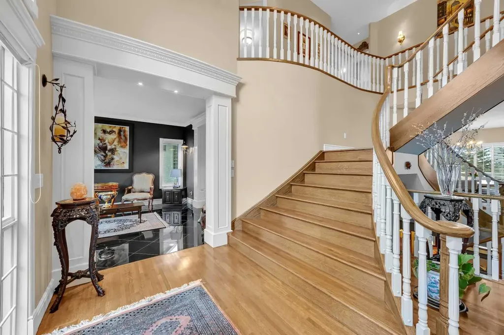 216 Evergreen Heath SW Calgary AB T2Y 3B6