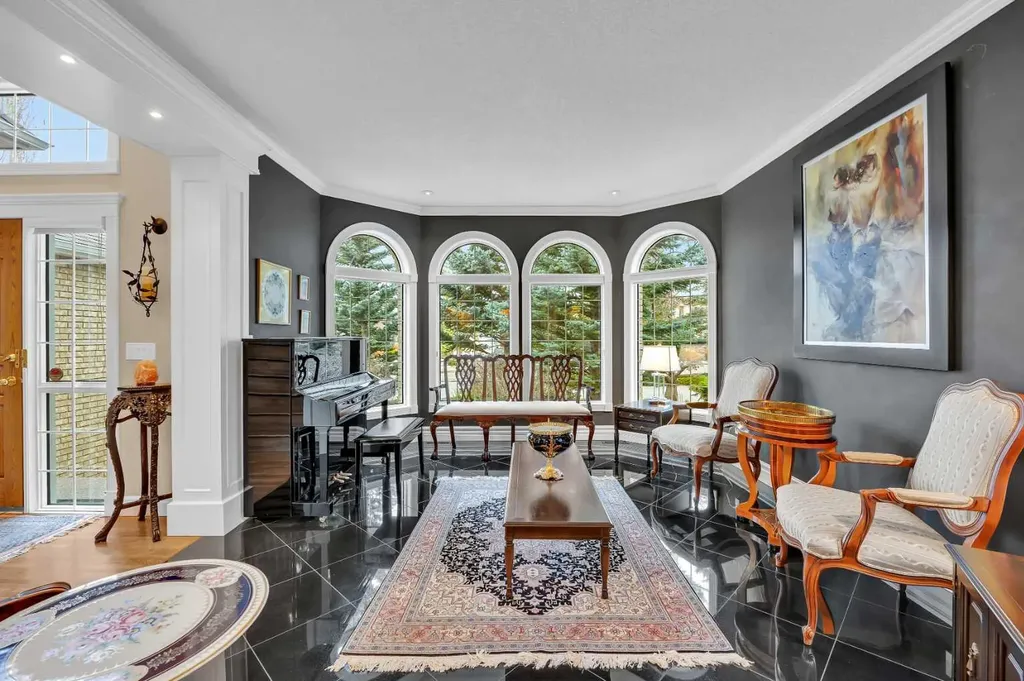 216 Evergreen Heath SW Calgary AB T2Y 3B6