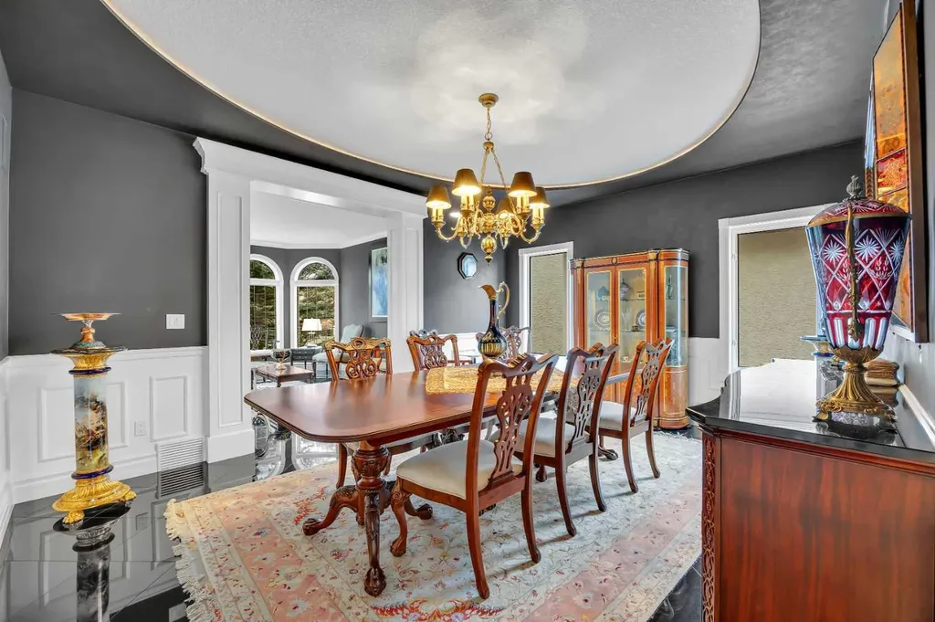 216 Evergreen Heath SW Calgary AB T2Y 3B6