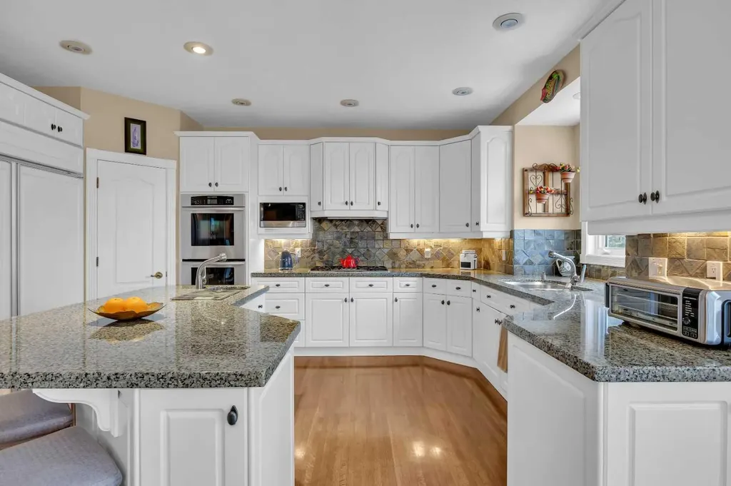 216 Evergreen Heath SW Calgary AB T2Y 3B6