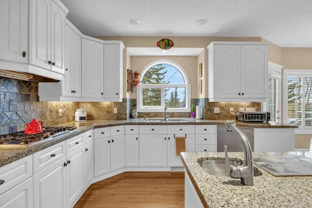 216 Evergreen Heath SW Calgary AB T2Y 3B6