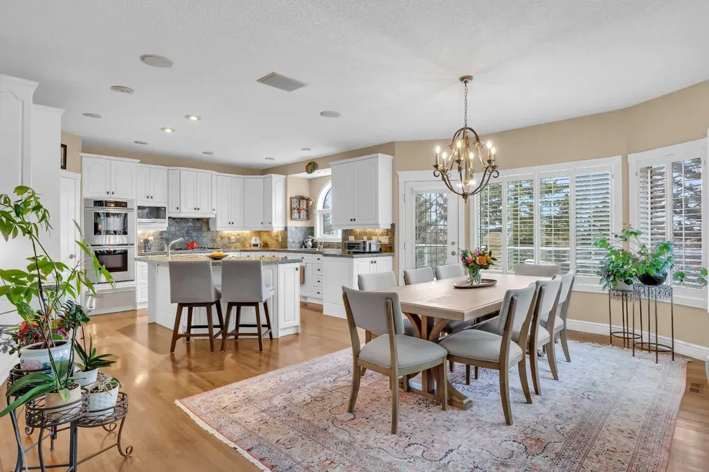 216 Evergreen Heath SW Calgary AB T2Y 3B6