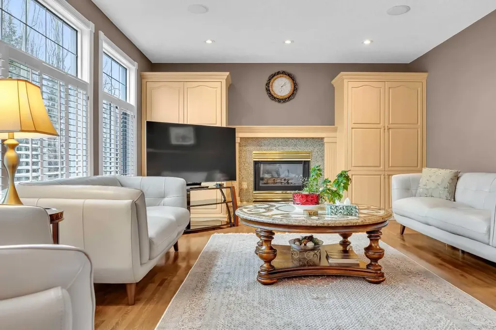 216 Evergreen Heath SW Calgary AB T2Y 3B6