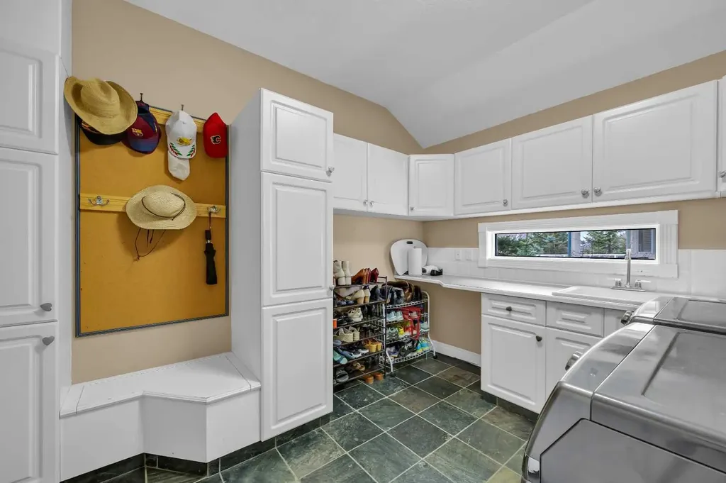 216 Evergreen Heath SW Calgary AB T2Y 3B6