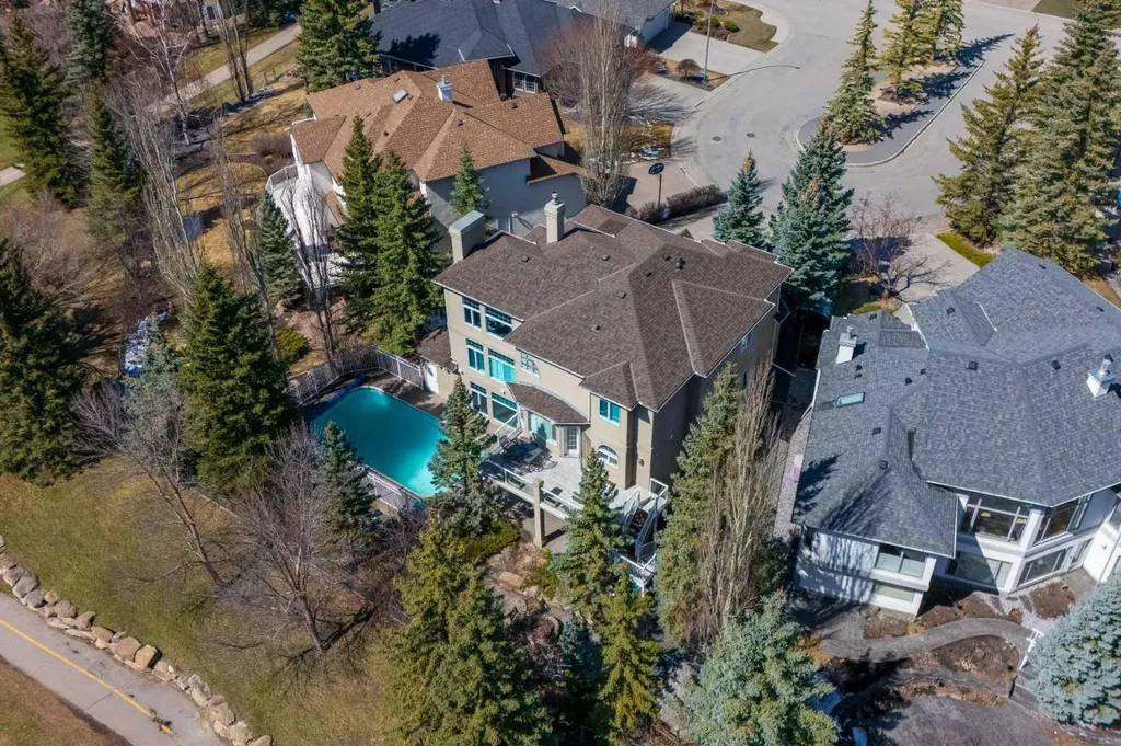 216 Evergreen Heath SW Calgary AB T2Y 3B6