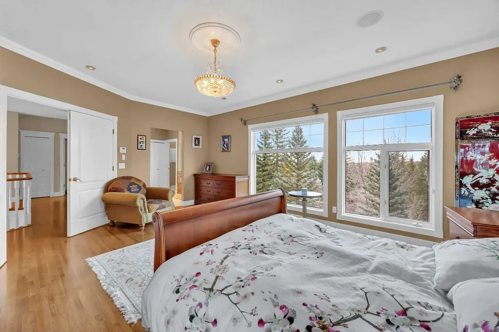 216 Evergreen Heath SW Calgary AB T2Y 3B6