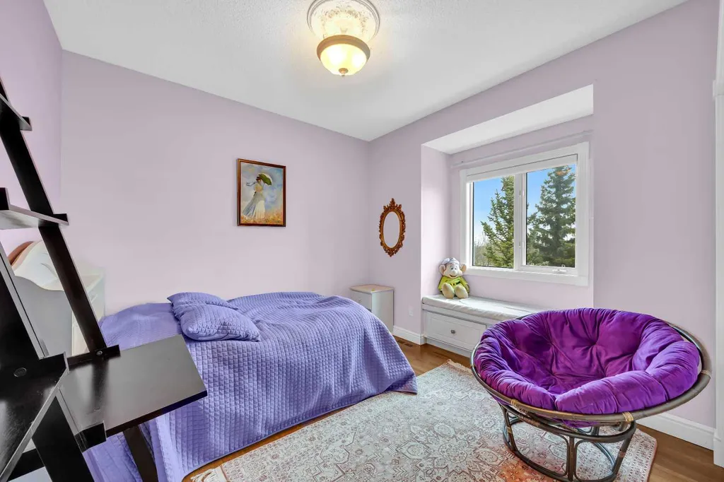 216 Evergreen Heath SW Calgary AB T2Y 3B6