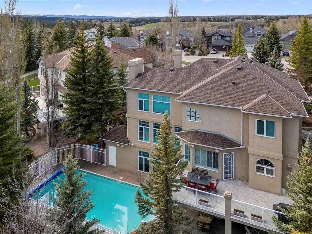 216 Evergreen Heath SW Calgary AB T2Y 3B6