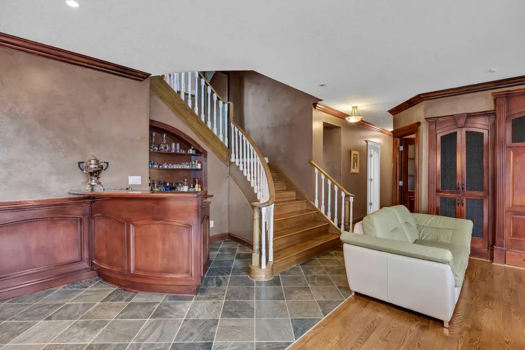 216 Evergreen Heath SW Calgary AB T2Y 3B6