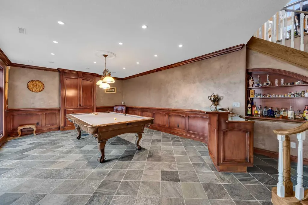216 Evergreen Heath SW Calgary AB T2Y 3B6