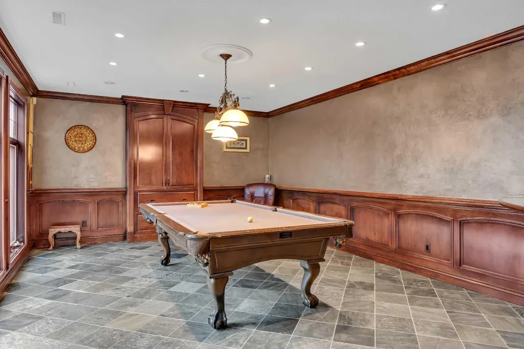 216 Evergreen Heath SW Calgary AB T2Y 3B6