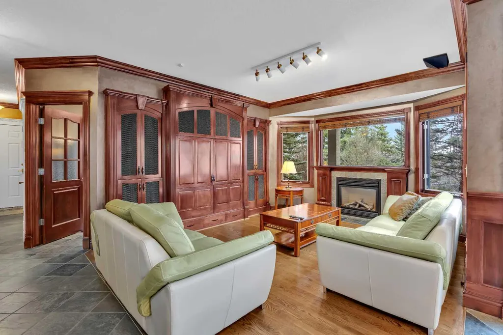 216 Evergreen Heath SW Calgary AB T2Y 3B6