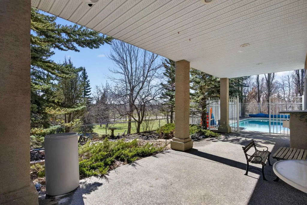216 Evergreen Heath SW Calgary AB T2Y 3B6