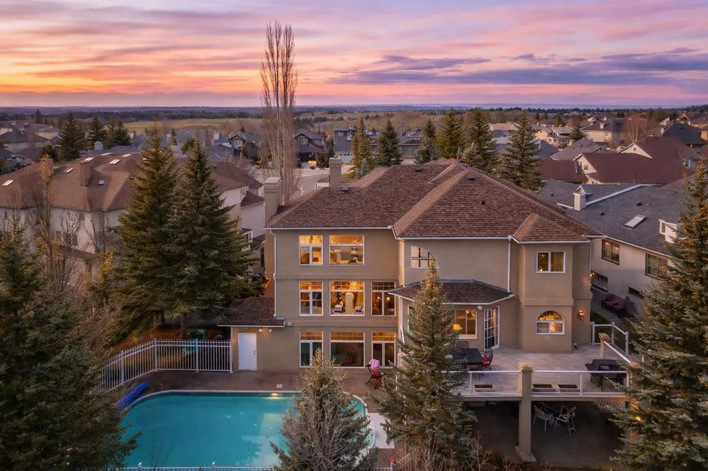 216 Evergreen Heath SW Calgary AB T2Y 3B6