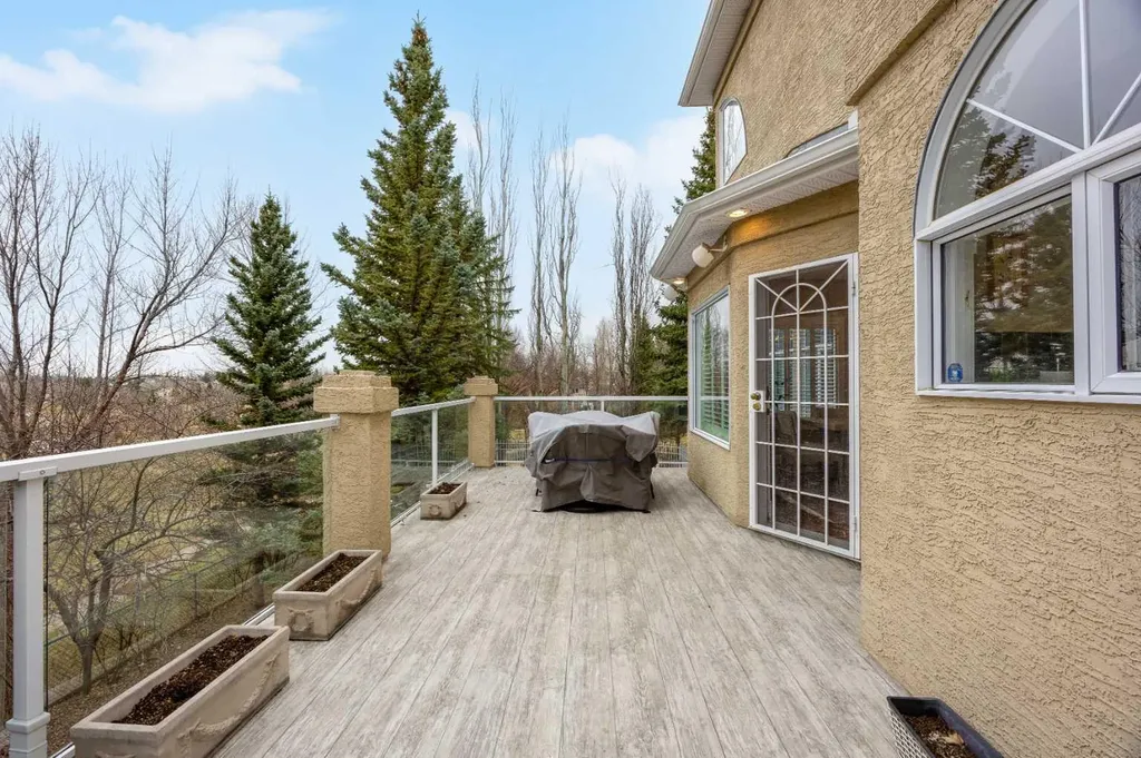 216 Evergreen Heath SW Calgary AB T2Y 3B6