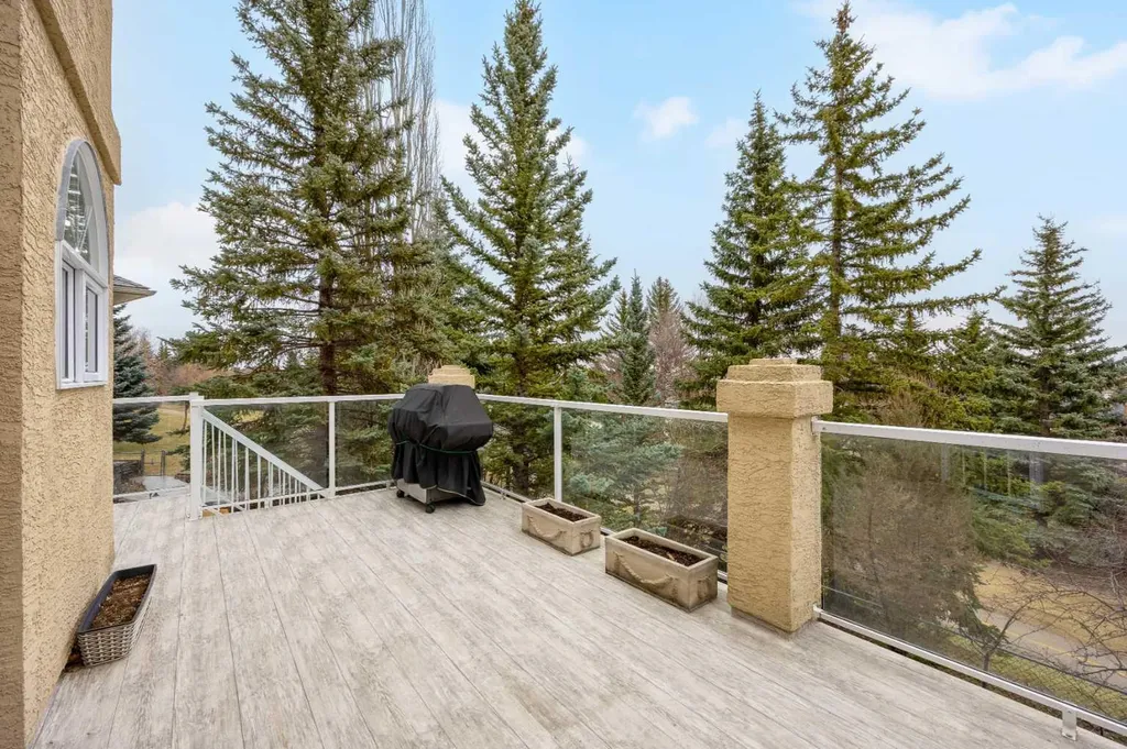 216 Evergreen Heath SW Calgary AB T2Y 3B6