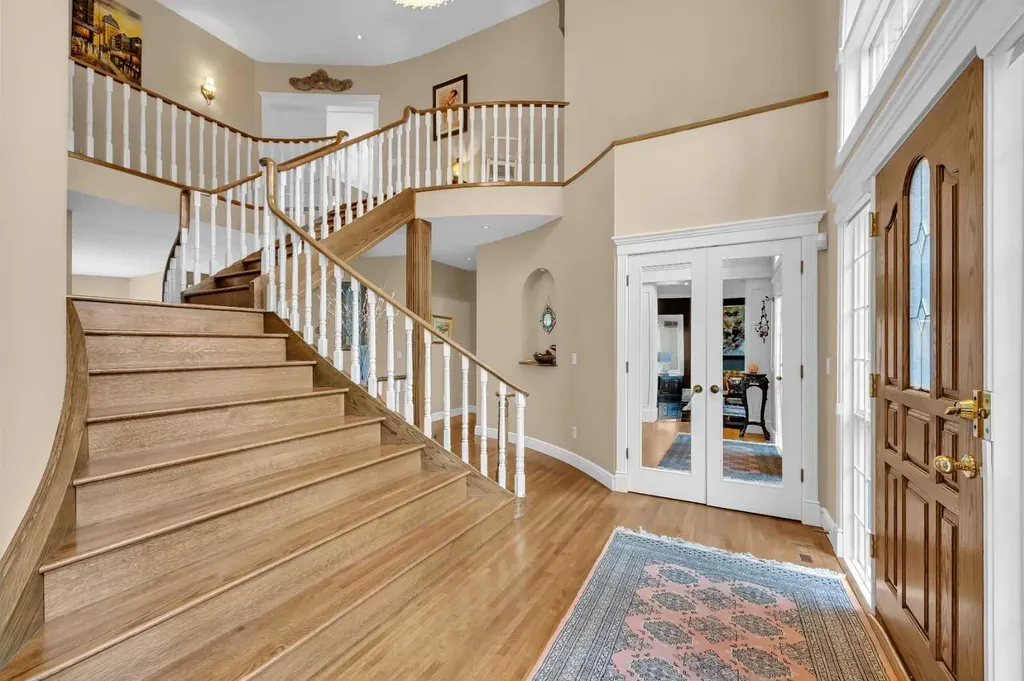 216 Evergreen Heath SW Calgary AB T2Y 3B6
