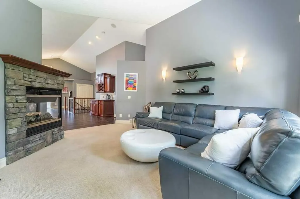 123 Valley Creek Road NW Calgary AB T3B 5W7