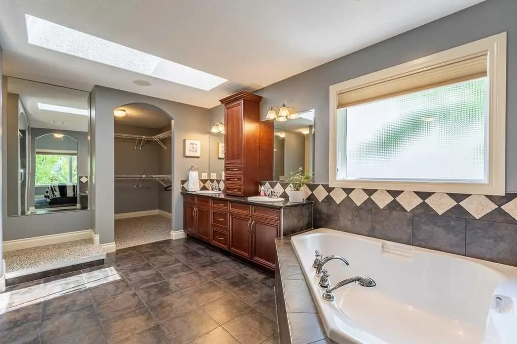 123 Valley Creek Road NW Calgary AB T3B 5W7