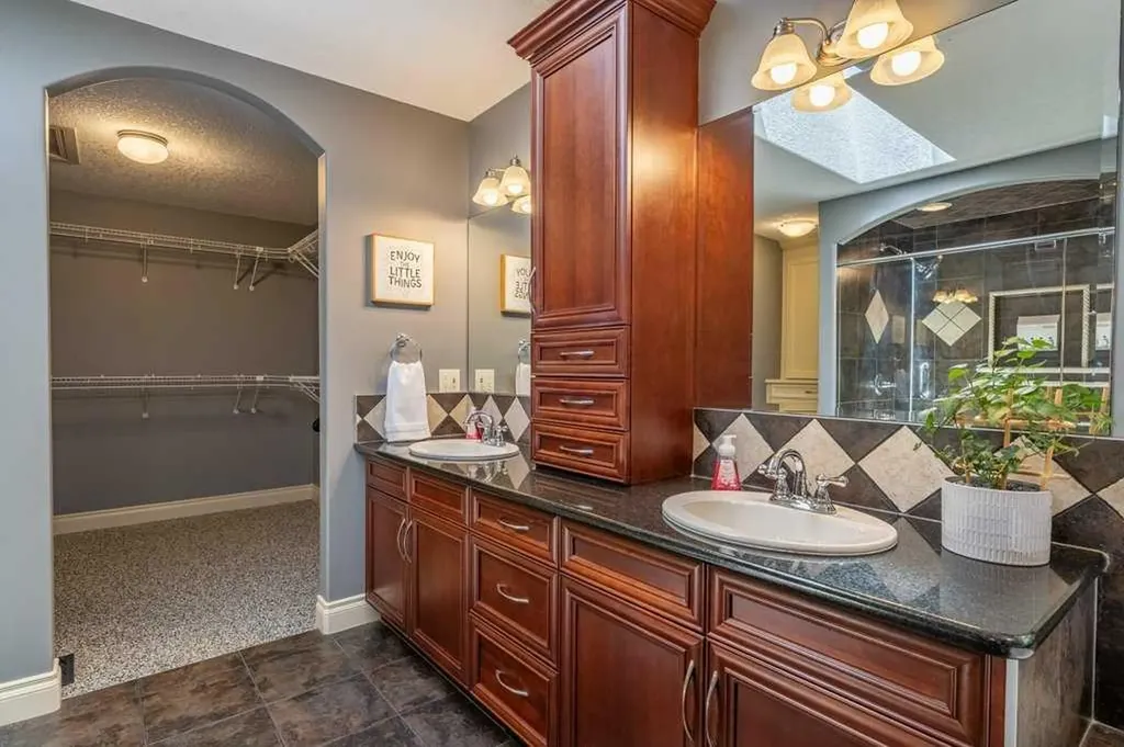 123 Valley Creek Road NW Calgary AB T3B 5W7